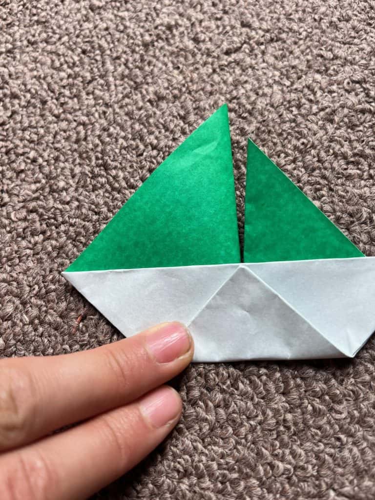 folding stand of origami sailboat
